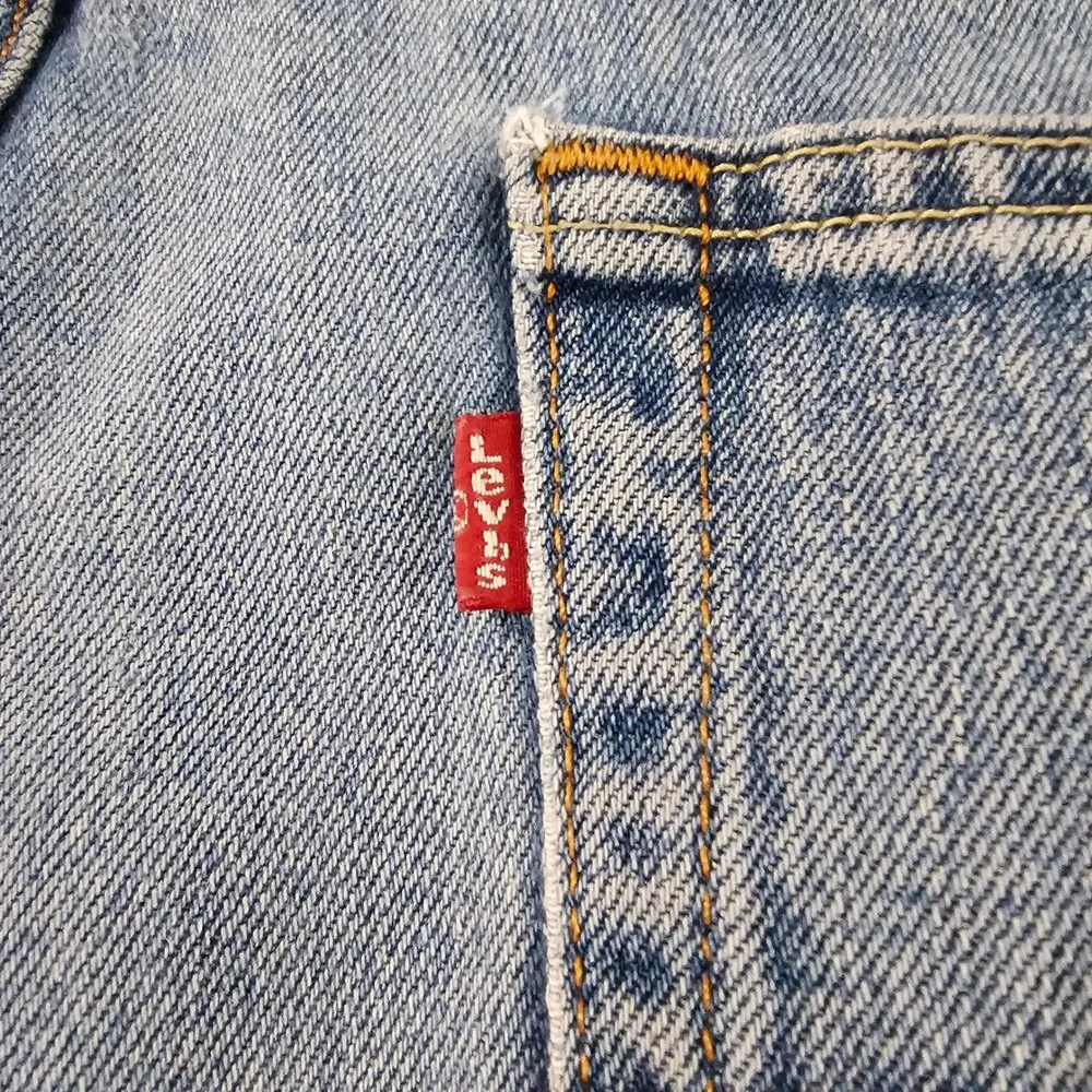 Levis 505 Regular Fit Light Wash Straight Leg Denim Jeans Mens 38x30 Blue - Picture 8 of 16